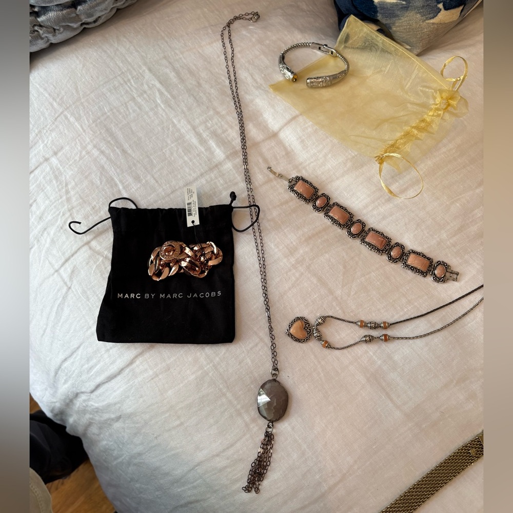 😍BUNDLE FOR @meisch1234
NWT, MUD PIE Headband with Faux Pearls - Picture 11 of 13